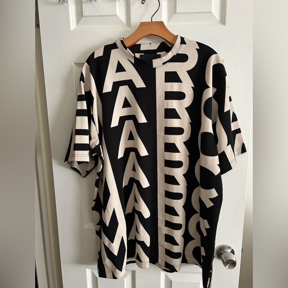 Marc Jacobs Black and Cream Graphic Short Sleeve Tee